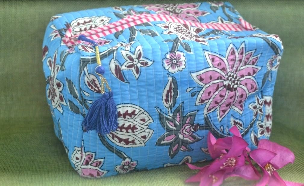 Travel Pouch Multi-Purpose Toiletry Organizer, Large Capacity, Durable Fabric, Zipper Closure for Beauty, Stationery, Personal Care – Ideal for Students, Professionals, Artists & Travelers Blue