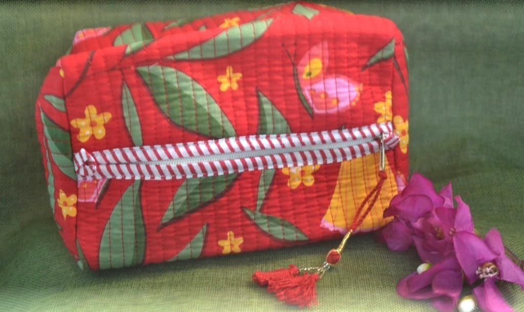 Travel Pouch Red Multi-Purpose Toiletry Organizer, Large Capacity, Durable Fabric, Zipper Closure for Beauty, Stationery, Personal Care – Ideal for Students, Professionals, Artists & Travelers