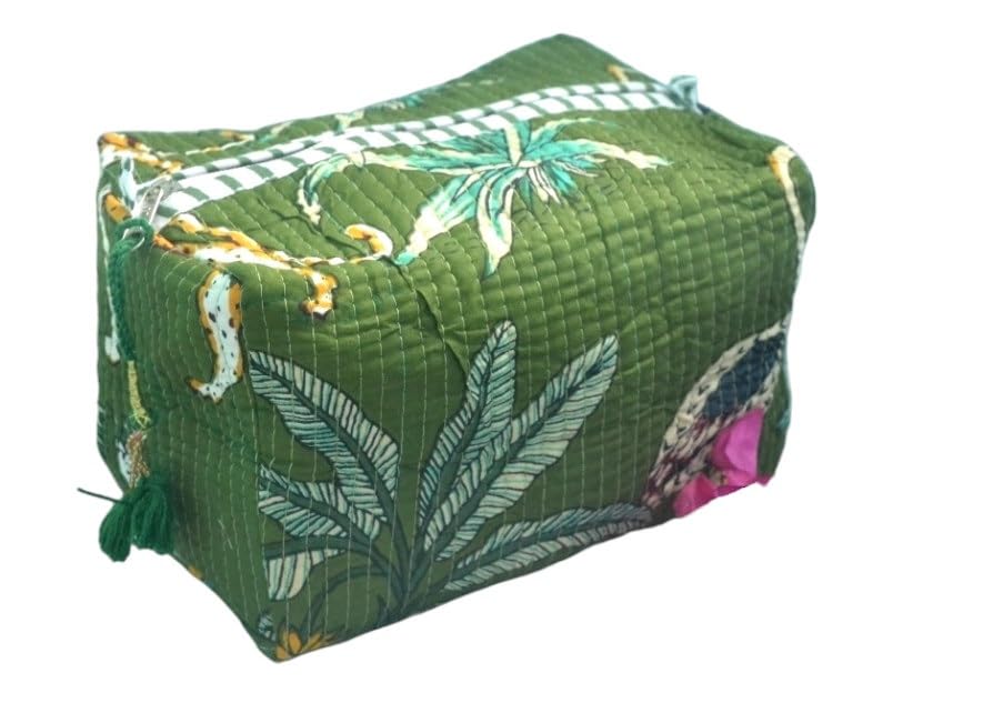 Travel Pouch Green Multi-Purpose Toiletry Organizer, Large Capacity, Durable Fabric, Zipper Closure for Beauty, Stationery, Personal Care – Ideal for Students, Professionals, Artists & Travelers