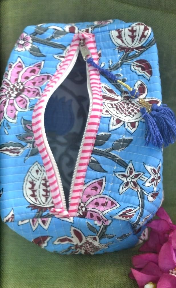 Travel Pouch Multi-Purpose Toiletry Organizer, Large Capacity, Durable Fabric, Zipper Closure for Beauty, Stationery, Personal Care – Ideal for Students, Professionals, Artists & Travelers Blue