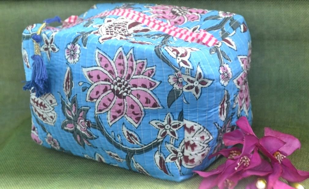 Travel Pouch Multi-Purpose Toiletry Organizer, Large Capacity, Durable Fabric, Zipper Closure for Beauty, Stationery, Personal Care – Ideal for Students, Professionals, Artists & Travelers Blue