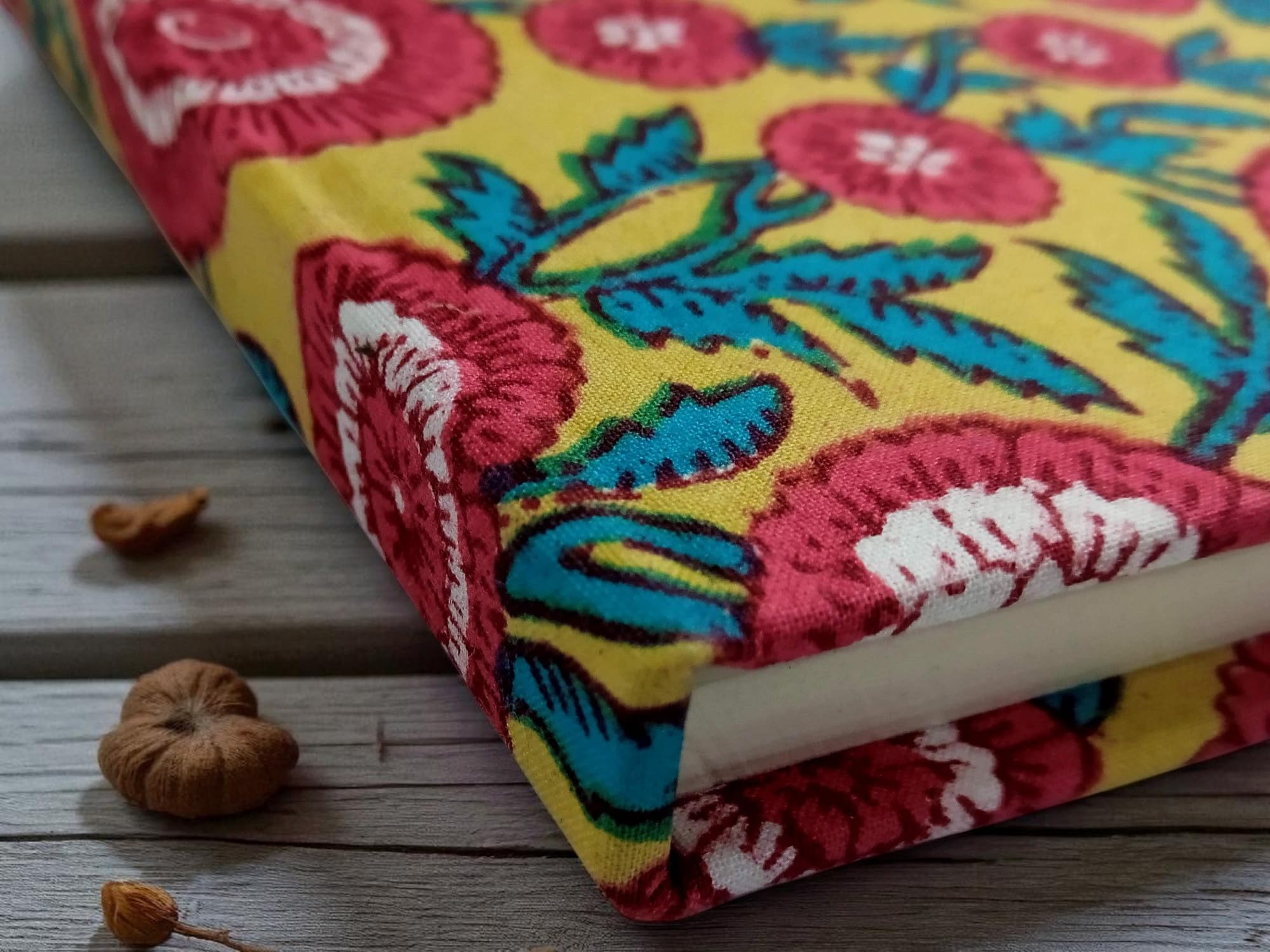 Floral Pink Handmade Fabric Hardbound Diary Notebook A5 | 200 Unruled Thick Pages | Handcrafted Sketchbook Journal | Portable Travel Diary Gift for Writing, Drawing, Artists, Students