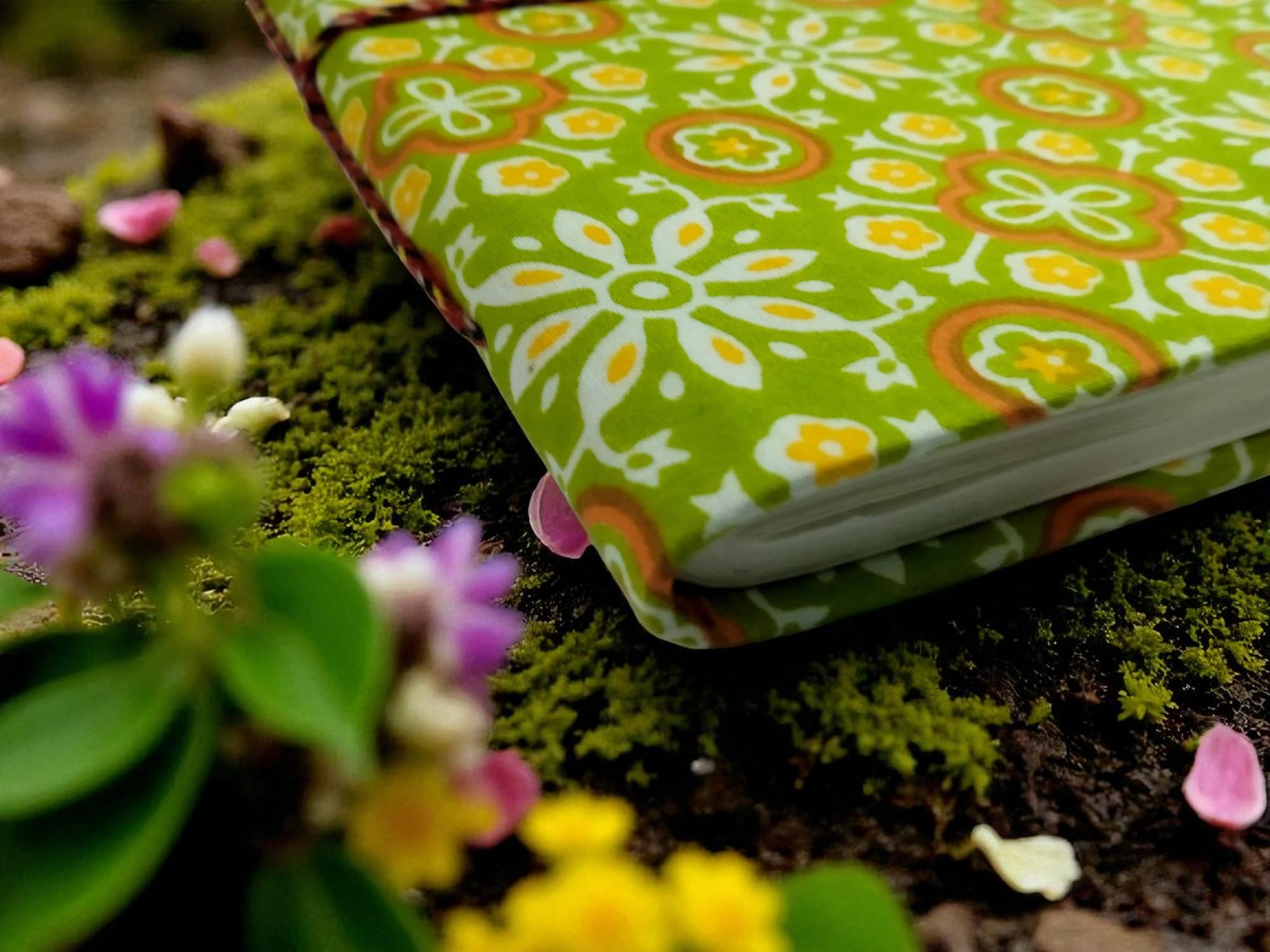 Handmade Fabric Hardcover Diary Notebook A5 | 200 Unruled Thick Pages | Handcrafted Sketchbook Journal with Thread Closure | Portable Travel Diary Gift for Writing, Drawing, Artists, Students