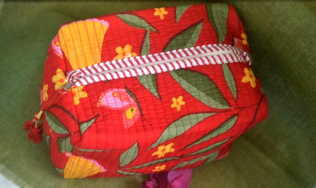 Travel Pouch Red Multi-Purpose Toiletry Organizer, Large Capacity, Durable Fabric, Zipper Closure for Beauty, Stationery, Personal Care – Ideal for Students, Professionals, Artists & Travelers